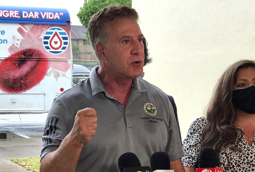 Alcalde de Hialeah, Carlos Hern&aacute;ndez.