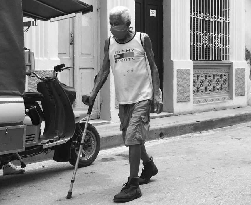 Ser viejo en Cuba: Muchas veces me quedo sin almorzar, reportaje y fotos de&nbsp;Laura Rodríguez Fuentes.