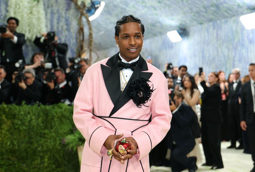 El rapero estadounidense A$AP Rocky llega a la Gala Met 2026, que celebra el Arte del Vestuario, en el Museo Metropolitano de Arte de Nueva York, el 4 de mayo de 2026.