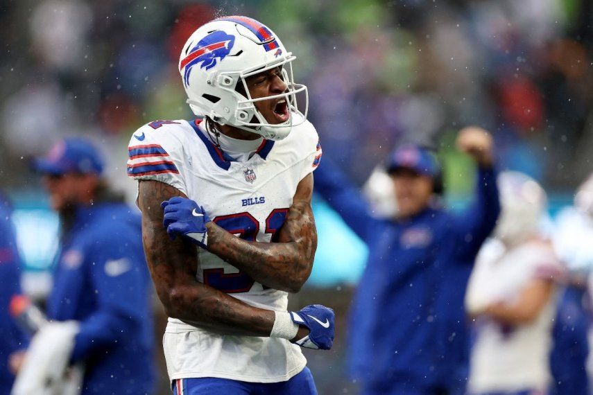 Rasul Douglas, de los Bills de Búfalo, reacciona en un partido ante los Seahawks de Seattle en el Lumen Field, el 27 de octubre de 2024 en Seattle, Washington.