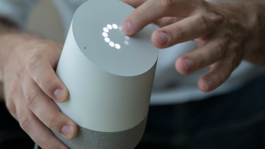 El volumen se puede graduar tocando la superficie táctil.&nbsp;