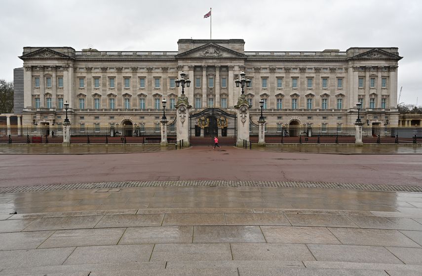 El Palacio de Buckingham, en Londres, el 5 de enero de 2021. Un empleado fue condenado a ochos meses de cárcel por haber robado en la residencia londinense de la reina Isabel II.&nbsp;