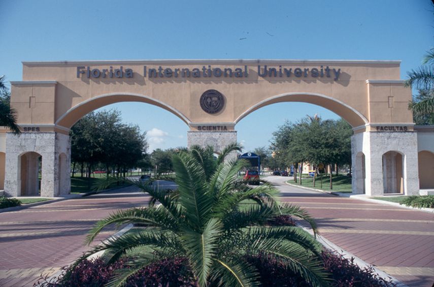 Una de las entradas de la Florida Interntional University. (TWITTER)