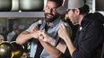 Ricky Martin, a la izquierda, y Enrique Iglesias durante una conferencia de prensa en West Hollywood, California, en la que anunciaron los detalles de su primera gira conjunta, el mi&eacute;rcoles cuatro de marzo del 2020.&nbsp;