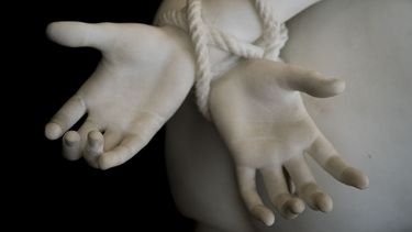 Autoridades mexicanas rescataron a 63 migrantes que permanecían privados de su libertad en la localidad de Sonayta, estado de Sonora.