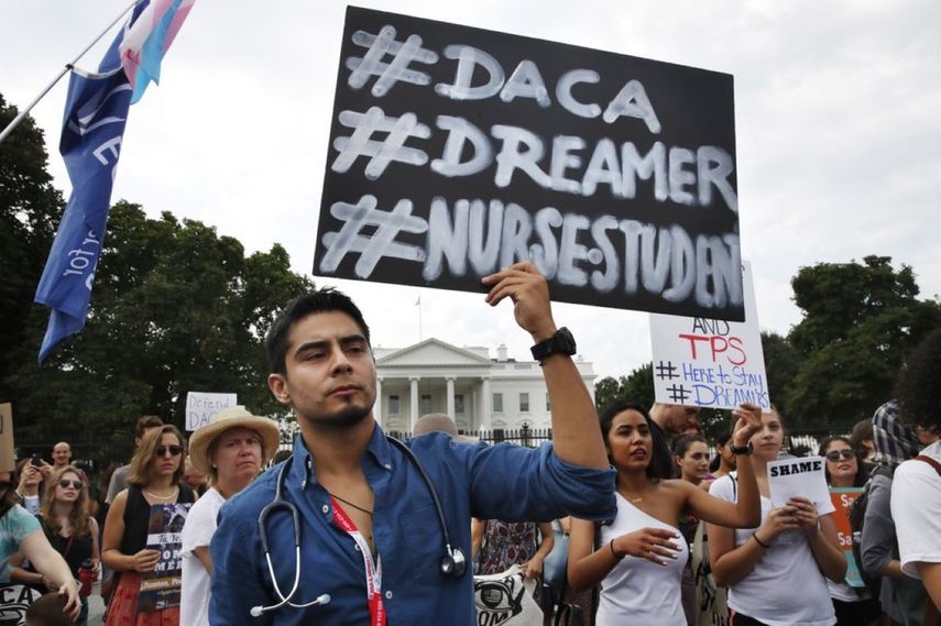 Dreamers se manifiestan en demanda de una solución definitiva a su situación migratoria.&nbsp;