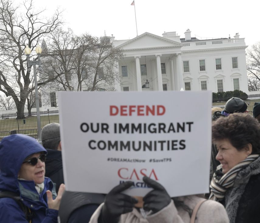 Activistas pro inmigrantes protestan frente a la Casa Blanca, en Washington, EEUU, en enero de 2018.