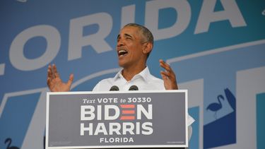 El expresidente Barack Obama habla a seguidores de Joe Biden en MIami.