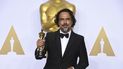 Alejandro G. Iñárritu posa en la sala de prensa de los Óscar con el premio a Mejor director por The Revenant en Los Ángeles el 28 de febrero de 2016. La película de Iñárritu Bardo, falsa crónica de unas cuantas verdades fue anunciada el 29 de septiembre de 2022 como la seleccionada de la Academia Mexicana de Artes y Ciencias Cinematográficas para buscar una nominación al Óscar. Alejandro G. Iñárritu posa en la sala de prensa de los Óscar con el premio a Mejor director por The Revenant en Los Ángeles el 28 de febrero de 2016. La película de Iñárritu Bardo, falsa crónica de unas cuantas verdades fue anunciada el 29 de septiembre de 2022 como la seleccionada de la Academia Mexicana de Artes y Ciencias Cinematográficas para buscar una nominación al Óscar.