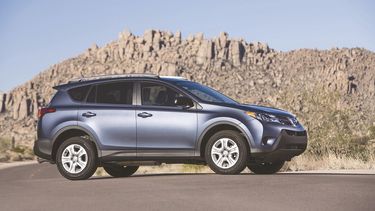 El Toyota RAV4 está propulsado por un motor de cuatro cilindros y 2.5 litros que produce 176 caballos de fuerza y 172 libras-pie de torque. (CORTESÍA)