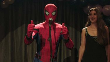 Lejos de casa también se une al selectísimo club de películas de Sony Pictures que han superado los 1.000 millones de recaudación, cifra que hasta la fecha sólo había conseguido Skyfall en 2012.