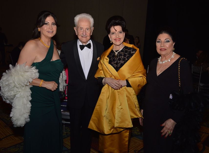 Stacy Stern, Aristotle y Diane Ares, Marilyn Stern