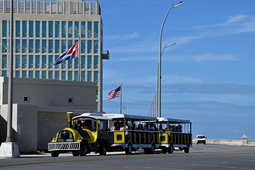 La sede de la Embajada de Estados Unidos en La Habana, Cuba.