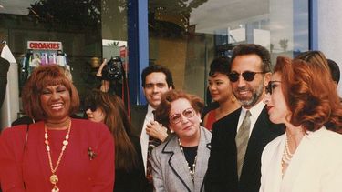 De izq. a der., Celia Cruz junto a Gloria Fajardo y Emilio y Gloria Estefan.&nbsp;