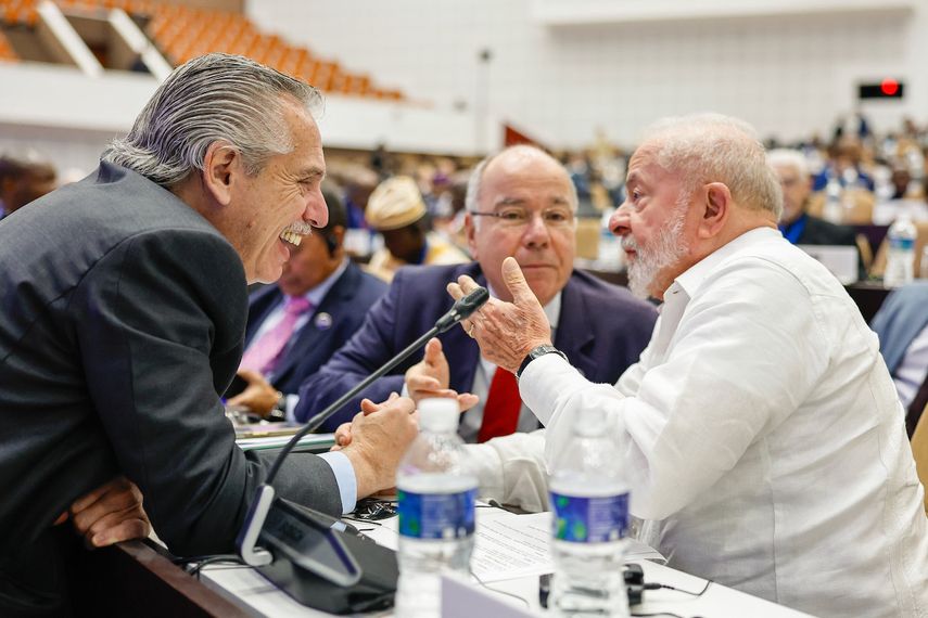 Alberto Fernández de Argentina y Lula da Silva de Brasil durante la cumbre del G77 en La Habana el 16SEP23.&nbsp;