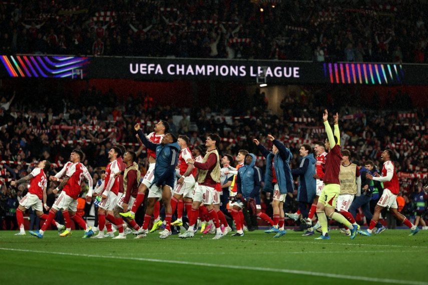 Jugadores del Arsenal celebran luego de obtener el pase a la final de la Liga de Campeones, el 5 de mayo de 2026.