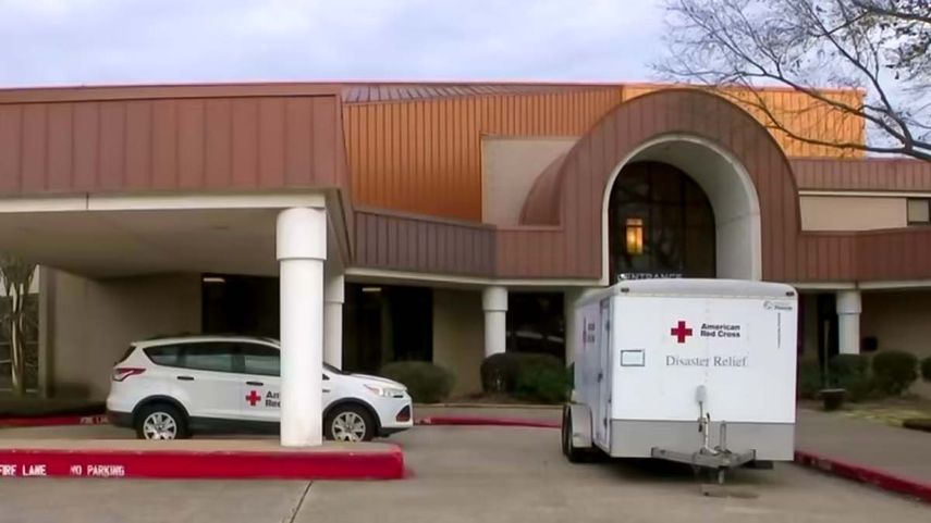 La Cruz Roja Americana habilitó un refugio para atender a los damnificados por las inundaciones en Fort Lauderdale.
