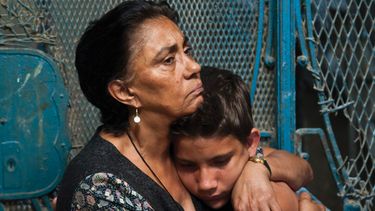 Alina Rodríguez fue distinguida con el premio a la mejor actriz y en su discurso resaltó la labor del niño Armando Valdés quien interpreta a Chala. (CORTESÍA)