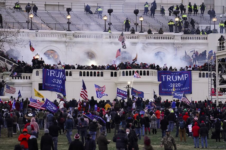 Foto tomada durante el asalto al Capitolio en Washington el 6 de enero de 2021.