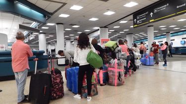 Millones de pasajeros transitan por el Aeropuerto Internacional de Miami cada año.