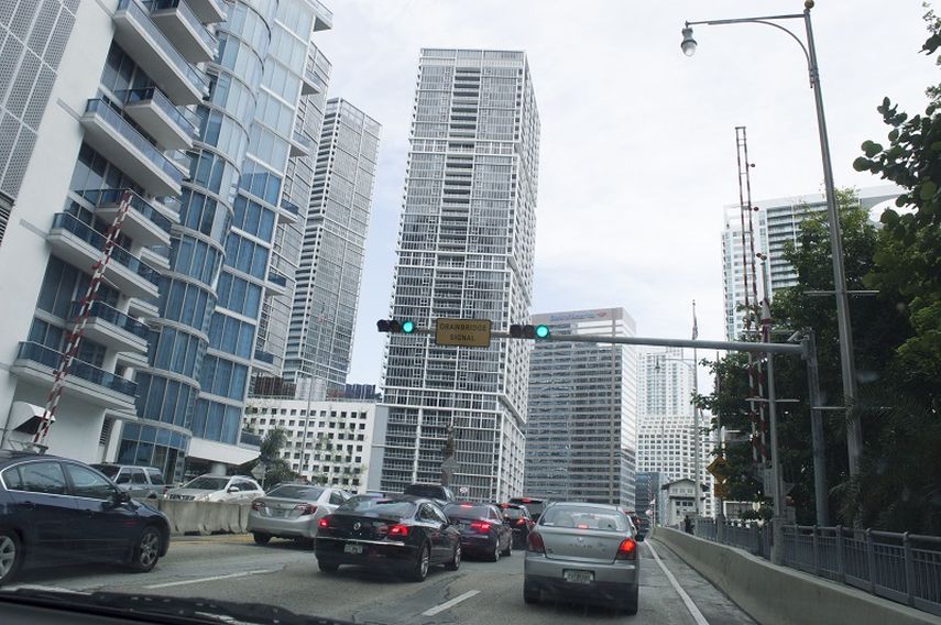 Las autoridades de la ciudad de Miami emitieron una orden para hervir el agua en un área de Brickell. (JJ BLANCO)