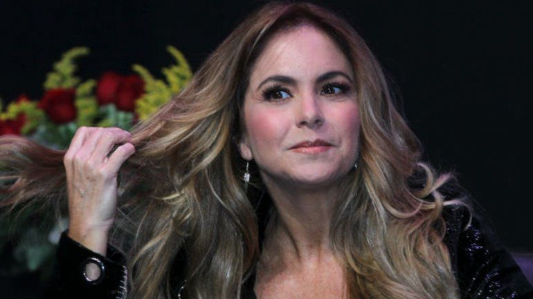 Lucero lanza su propia marca de ropa y zapatos