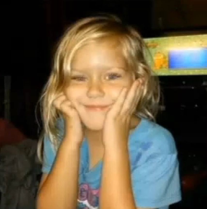 La pequeña Ariel Hampshire recibió varias heridas en su cuerpo a causa del ataque del perro (Wfla.com)