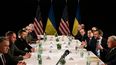 El vicepresidente de EEUU, JD Vance (2ª derecha); el secretario de Estado Marco Rubio (3ª derecha) y el presidente ucraniano, Volodimir Zelenskyi(3ª izquierda), se reúnen al margen de la 61ª Conferencia de Seguridad de Múnich (MSC), en Múnich, sur de Alemania, el 14 de febrero de 2025.