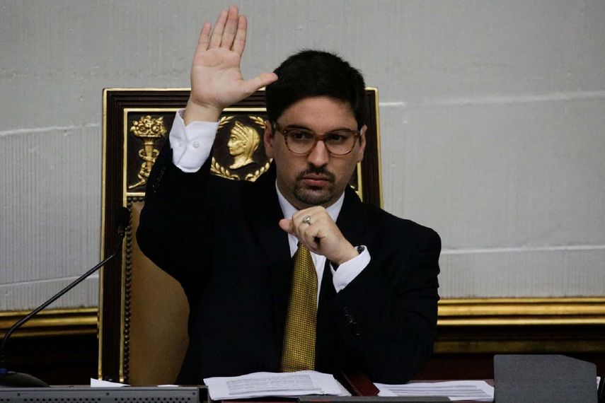 Freddy Guevara, primer vicepresidente del Legislativo,&nbsp;aseguró que los diputados opositores y la MUD se desplegarán a lo largo y ancho del país para recoger firmas.