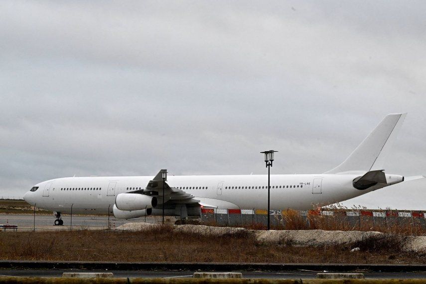 El avión A340 permanece retenido por sospecha de tráfico de personas en el aeropuerto de Vatry, en el noreste de Francia.