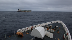 El buque fue incautado en el Atlántico Norte en cumplimiento de una orden emitida por un tribunal federal estadounidense tras ser rastreado por la USCGC Munro. Imagen publicada por el Comando Europeo de EEUU