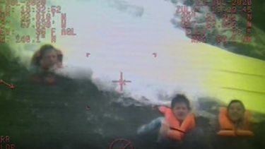 Tres personas naufragaron en aguas del mar Caribe.
