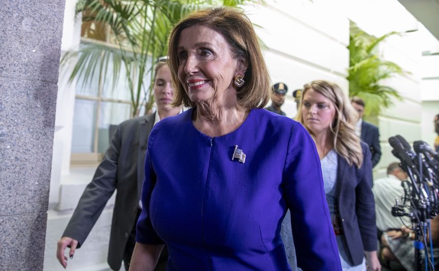 9/24/2019 - Washington, District of Columbia, United States of America: WASHINGTON, DC: Speaker of the United States House of Representatives Nancy Pelosi (Democrat of California) after attending a meeting with the House Democratic caucus after talking the possible impeachment of US President Donald J. Trump on Capitol Hill on September 24, 2019. (Tasos Katopodis / CNP / Polaris) &nbsp; Cr&eacute;dito: Tasos Katopodis / ContactoAutomatico / CNP / Polaris