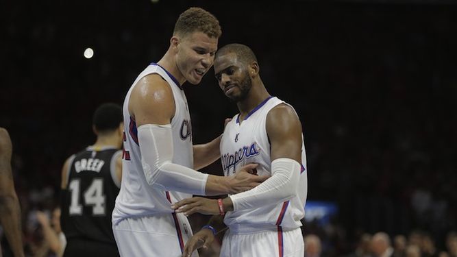 Ambos jugadores se lesionaron en el cuarto juego de postemporada contra los Trail Blazers. (ARCHIVO)