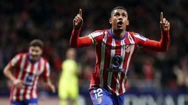 El brasileño Samuel Lino celebra el gol anotado para el Atlético de Madrid 