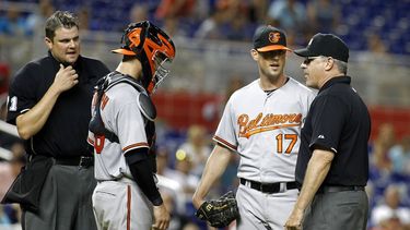 Matusz deberá cumplir 8 juegos de suspensión por lo ocurrido contra los Marlins