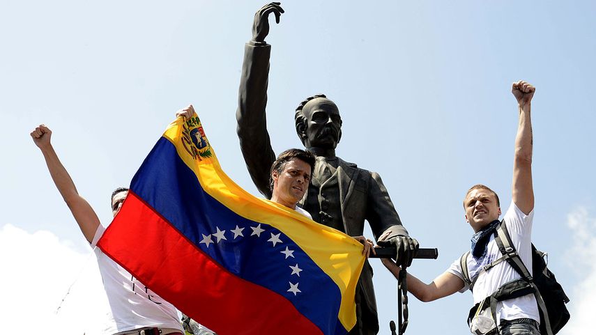 La oposición venezolana espera que sea liberado este viernes, de hecho, a través de la red social Twitter el partido Voluntad Popular afirmó que el único acto de justicia posible que esperan es la liberación del dirigente. (CORTESÍA)