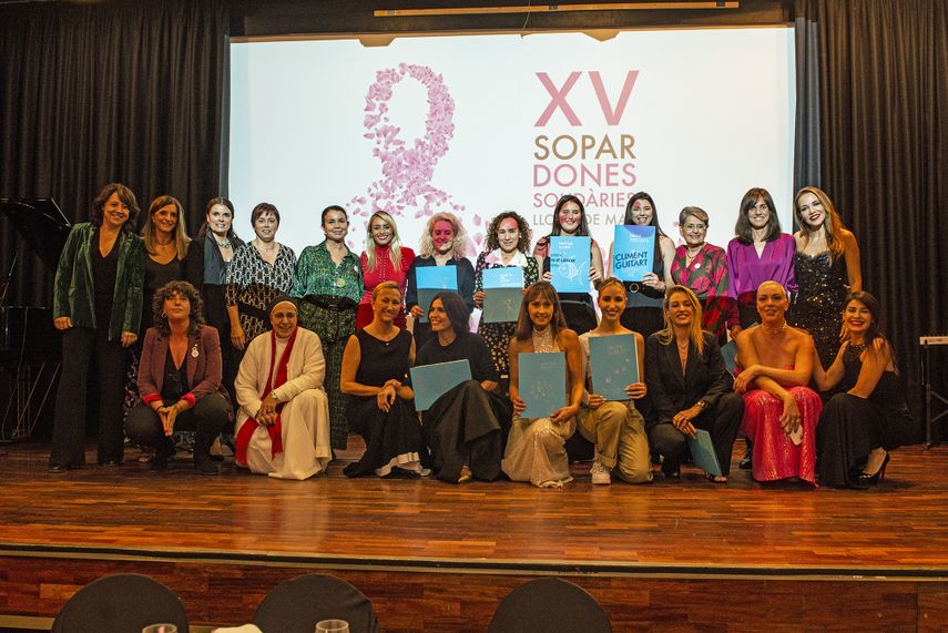 XV edición de la 'Sopar de Dones Solidaries' (Cena de mujeres), organizada por la  Asociación Española Contra el Cáncer de Girona y la Fundación Climent Guitart.