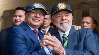 Los mandatarios Gustavo Petro (izq) y Luiz Inacio Lula da Silva en el palacio presidencial colombiano, el 17 de abril de 2024 en Bogotá.&nbsp;