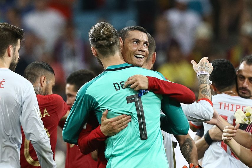 El delantero luso y el portero ibérico confirman que en el fútbol la rivalidad termina después de los 90 minutos de juego.&nbsp;