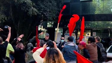 Una protesta pacífica que planeaban realizar activistas por los derechos humanos de diferentes nacionalidades fue contrarrestada a golpes en Ciudad de México el 21 de noviembre de 2022.&nbsp;