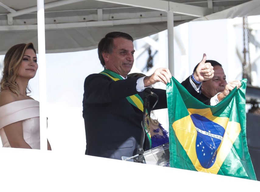 El nuevo mandatario brasileño resumió las líneas maestras de su Gobierno en un discurso de diez minutos ante el Congreso.