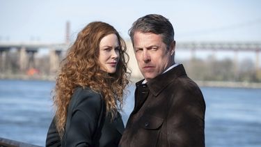 En esta imagen difundida por HBO, Hugh Grant, Noma Dumezweni y Nicole Kidman en una escena de The Undoing.&nbsp;