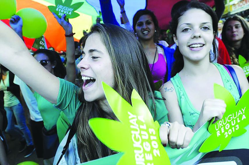 El enfoque parte desde un axioma: se ha fracasado en la guerra contra las drogas. Desde ese punto de partida se reconocen los efectos colaterales negativos en la sociedad “entre los que se destaca la alta tasa de violencia, el hacinamiento carcelario,