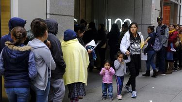 EEUU prorrogó el TPS para salvadoreños mientras la Corte emite una sentencia en&nbsp;el litigio actual en las cortes estadounidenses