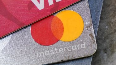 Tarjetas American Express, Visa y Master Card exhibidas en Richmond, Virginia. &nbsp;