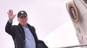 El presidente Joe Biden subiendo las escalinatas del avión presidencial. El presidente Joe Biden subiendo las escalinatas del avión presidencial.