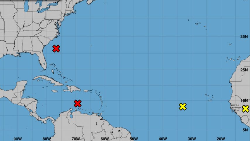El Centro Nacional de Huracanes monitorea la formaci&oacute;n de nuevas ondas tropicales en el Caribe.