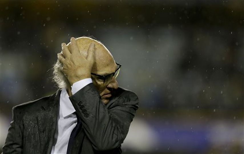 Boca había sumado apenas tres puntos bajo el mando de Bianchi en este año. (AP)