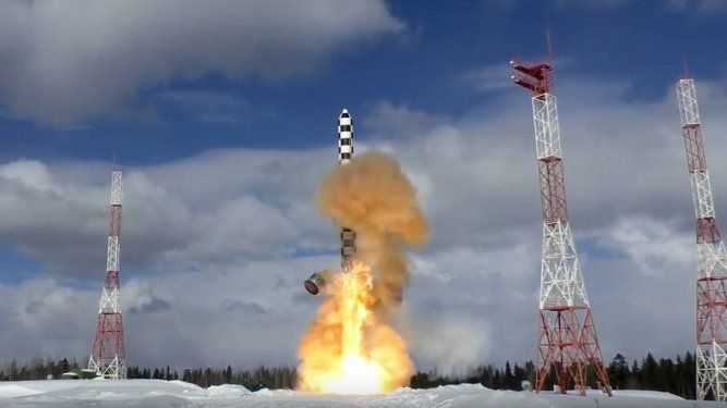 Rusia prueba con éxito un nuevo misil balístico intercontinental